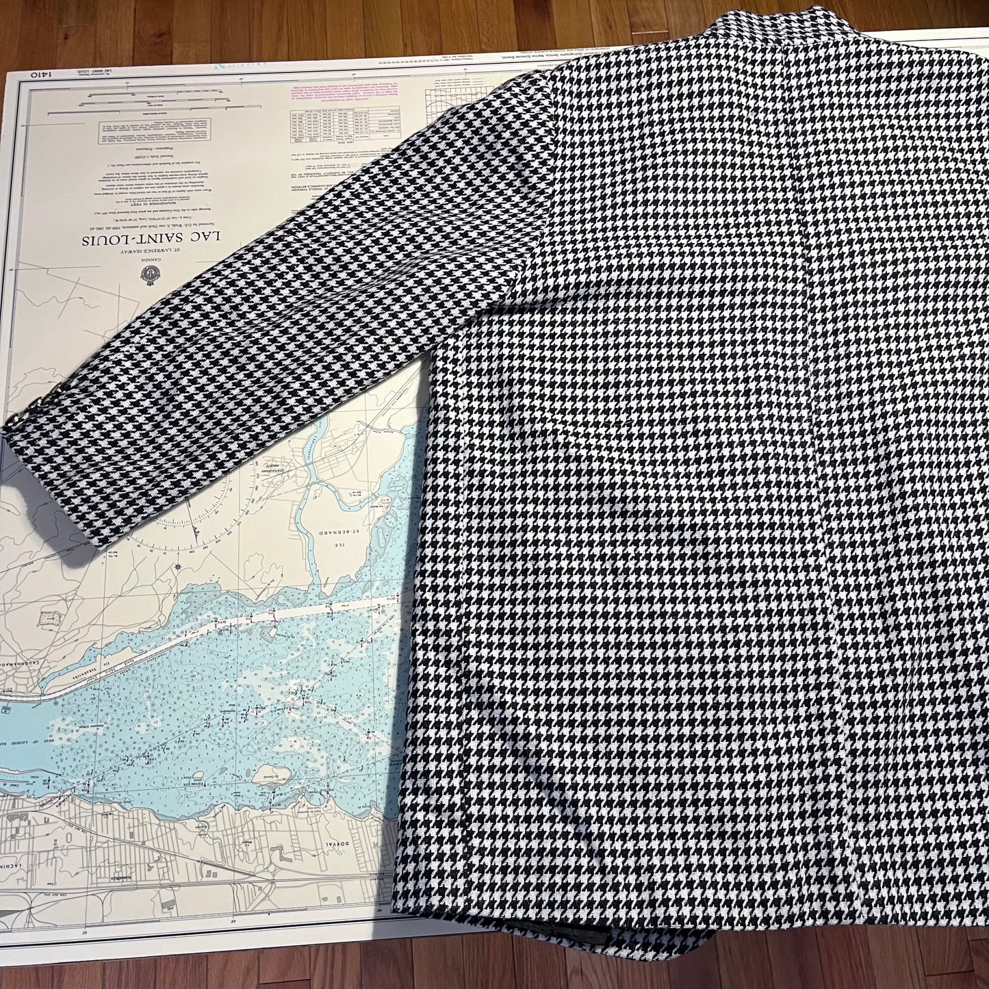 Vintage Black and White Houndstooth Open Front Cardigan