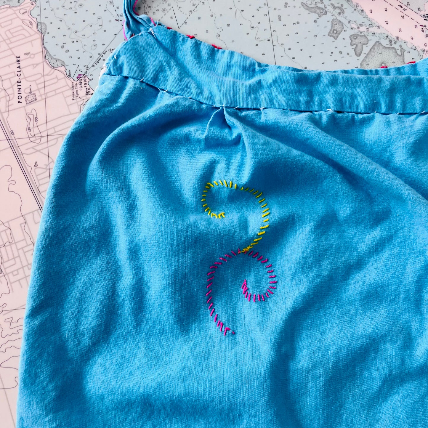 Vintage 50s Blue Embroidered Madeira Apron with Pockets