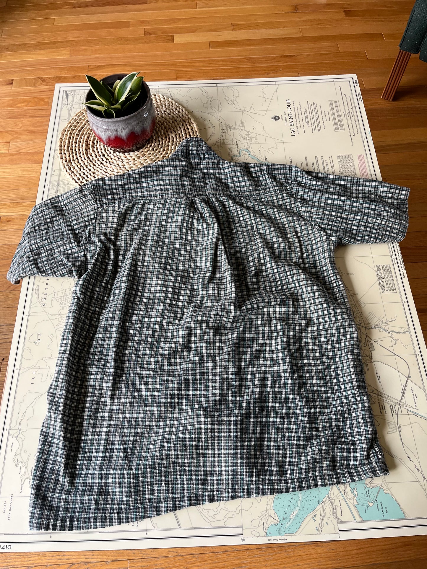 Vintage Royal Crest Green Plaid Button Up Tee Shirt