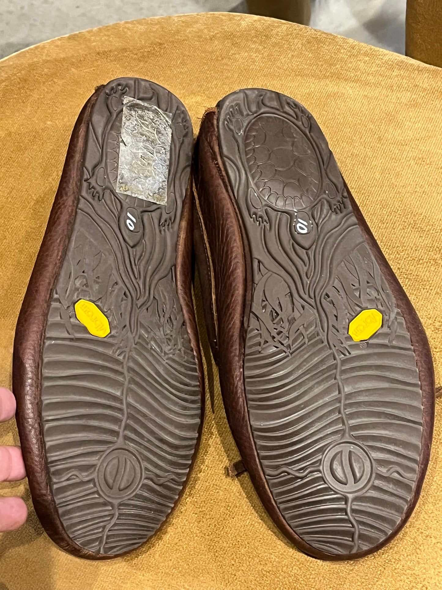 Manitobah Mukluks Beaded Brown Leather Moccasins 9