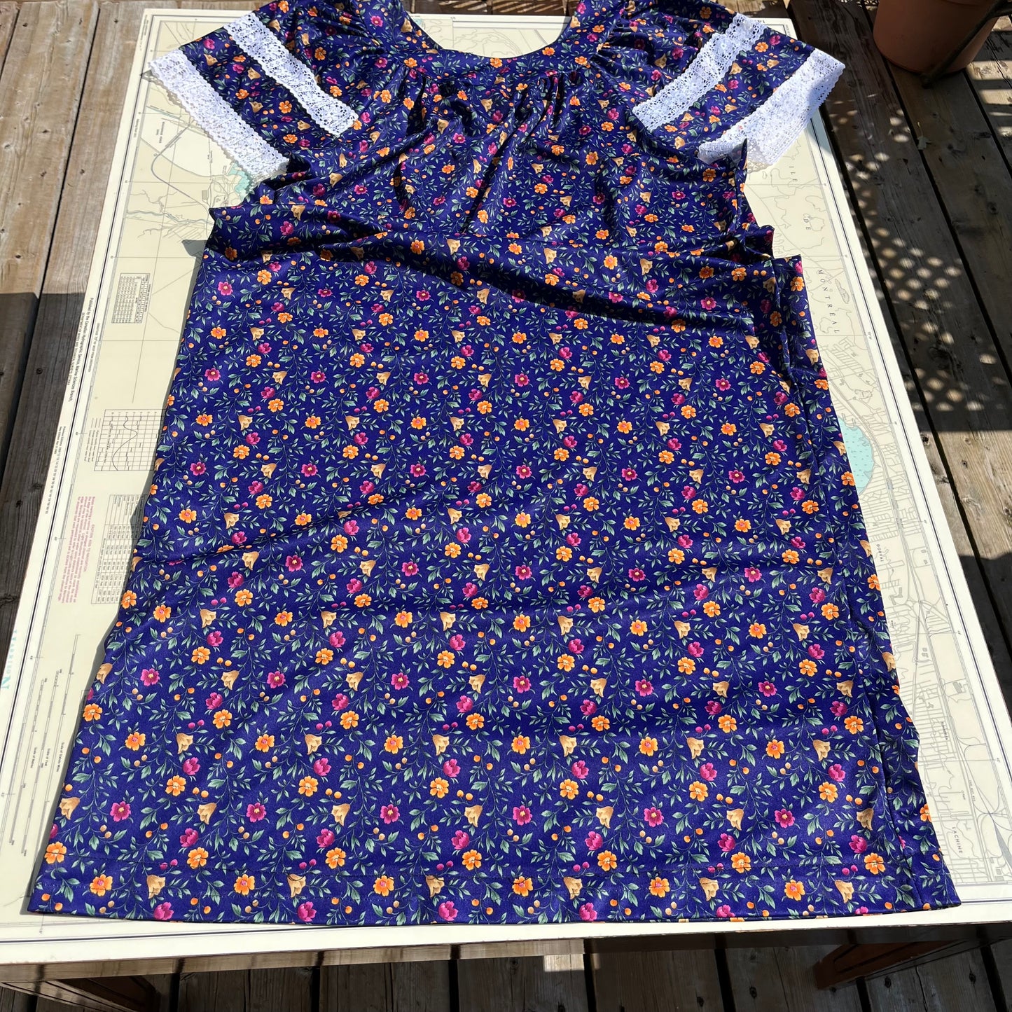 Vintage 80s Hamilton Blue Floral Lace Trim House Dress / Muumuu