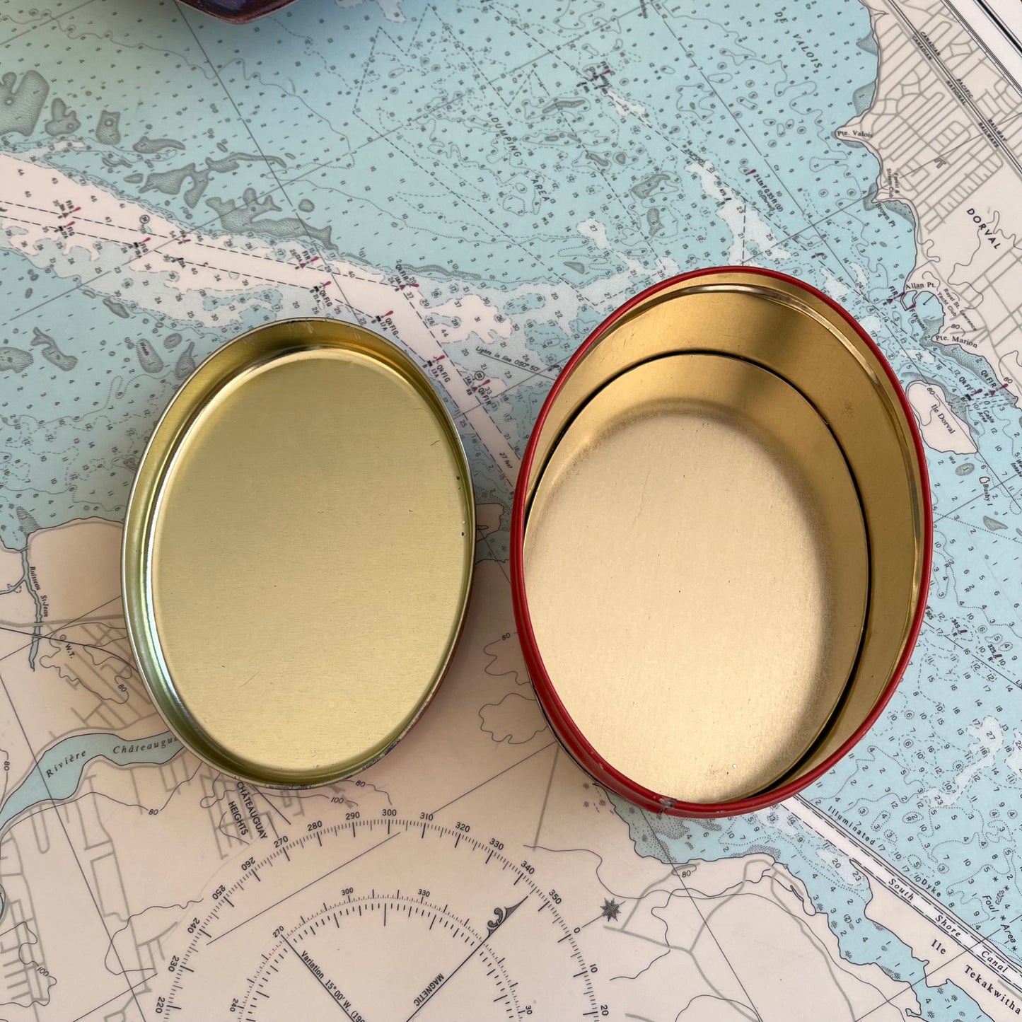 Vintage 1997 Galerie Du Chocolat Music Lovers Holiday Tin