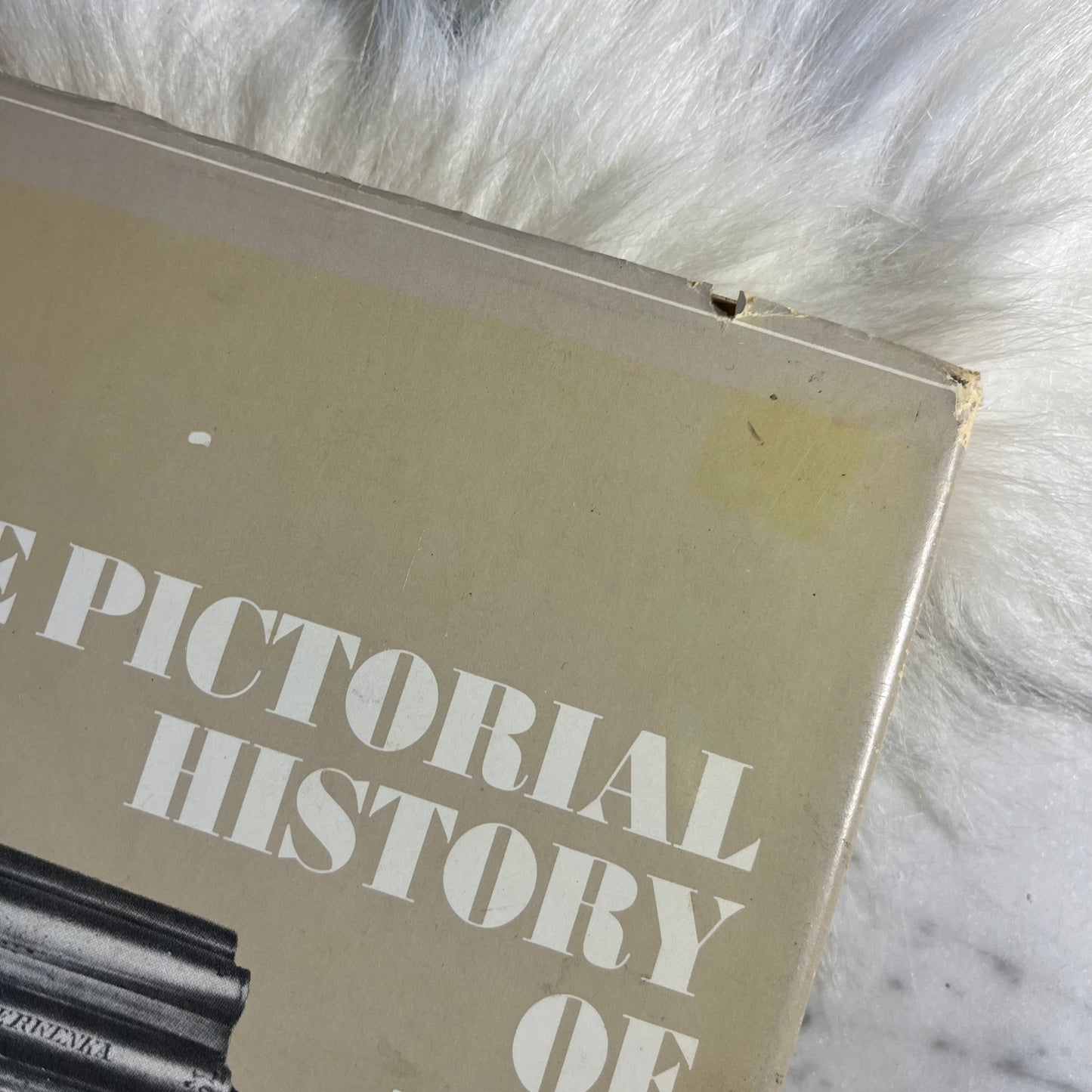 Vintage 1960 The Pictorial History of the Under Hammer Gun