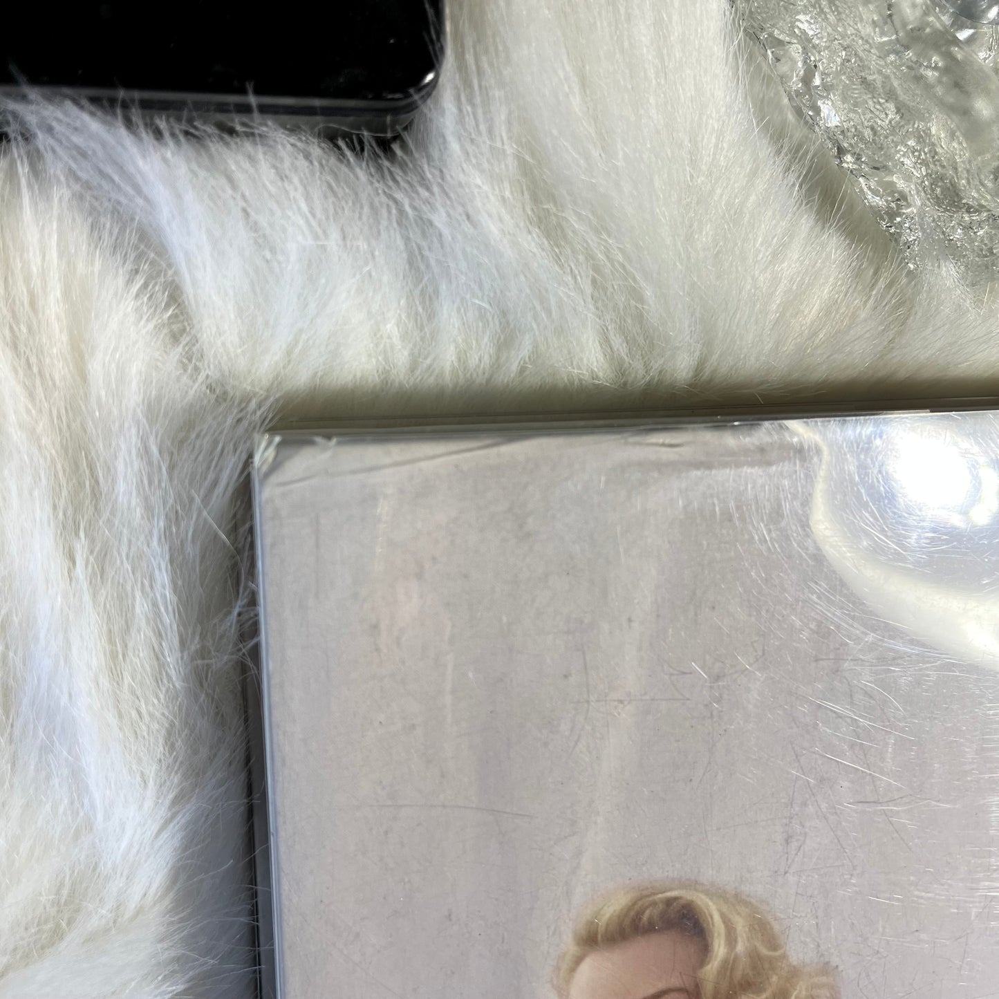 2017 Oleg Cassini The Wedding Dress Book