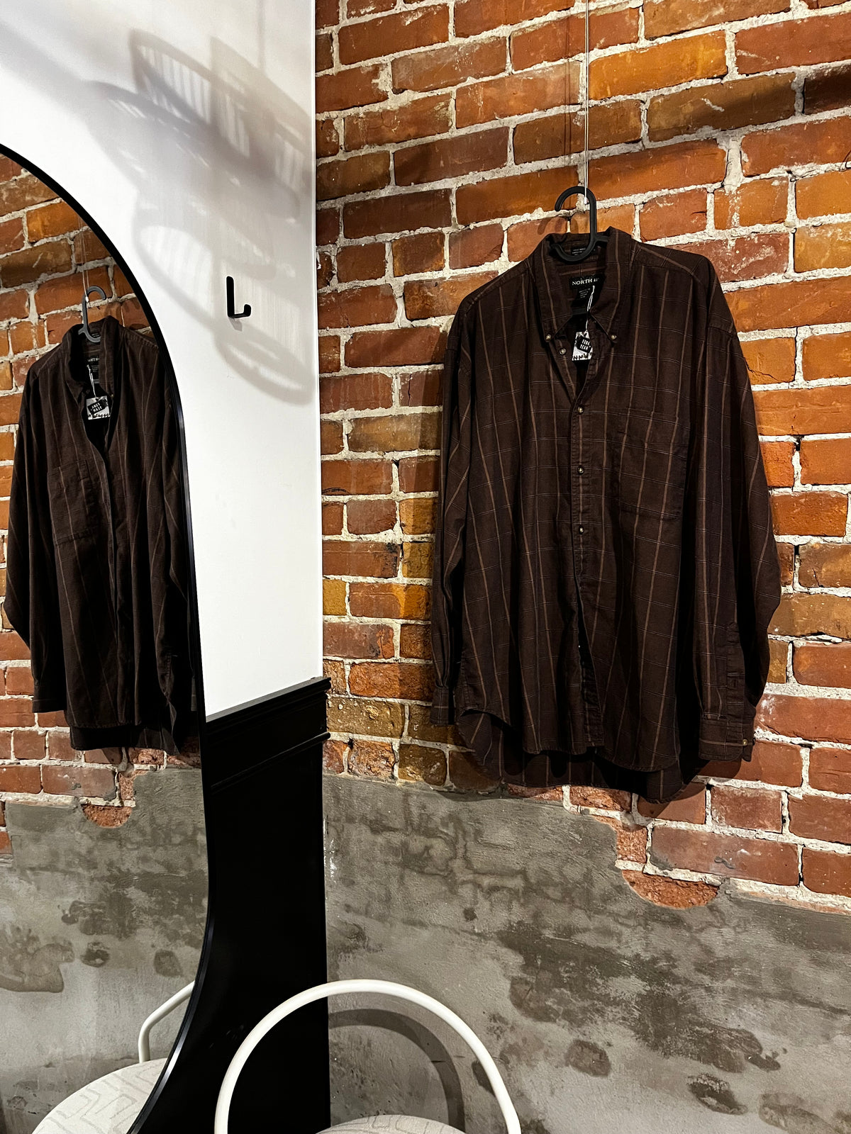 Vitnage North 44 Brown Plaid Button Up Shirt