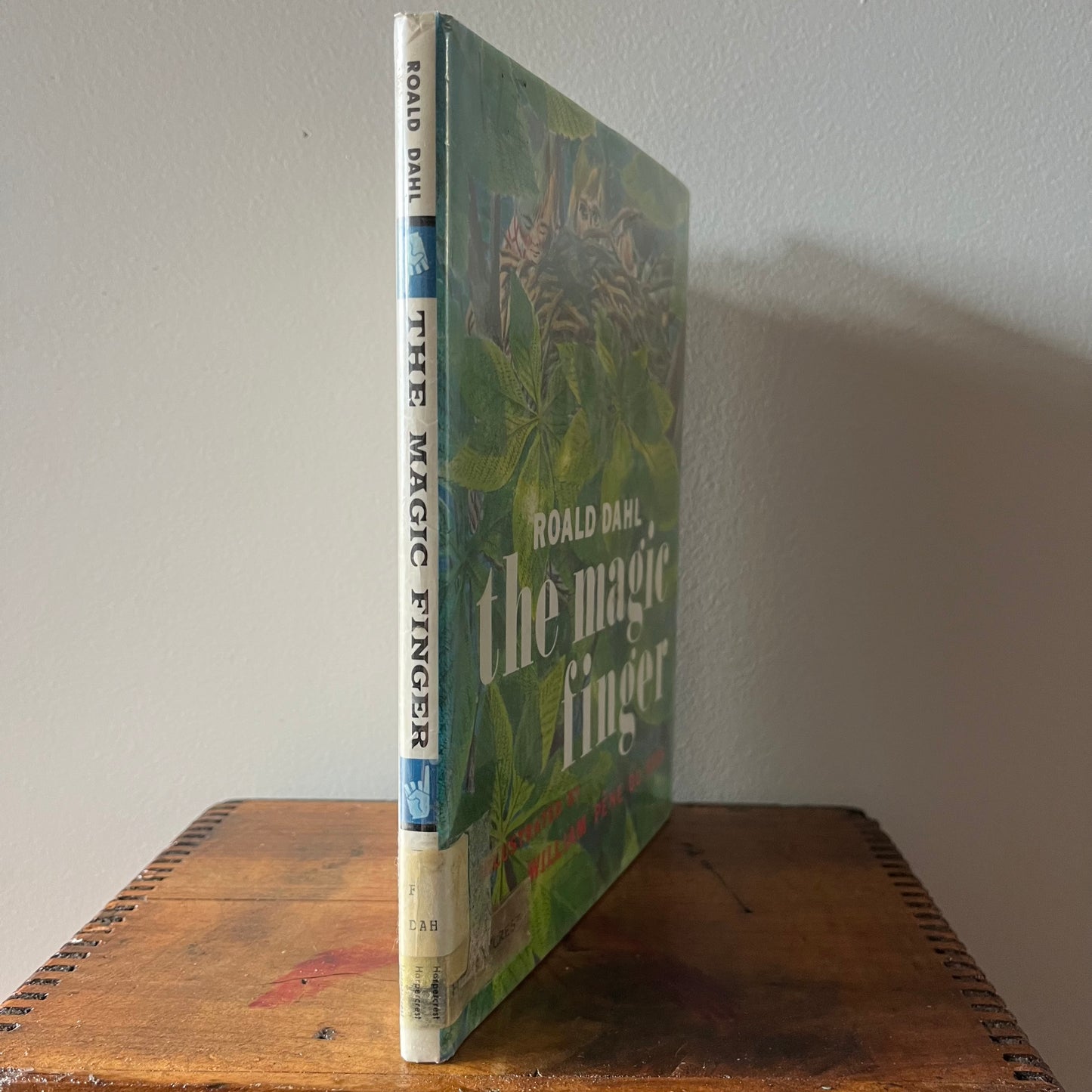 Vintage Roald Dahl The Magic Finger Hardcover Book