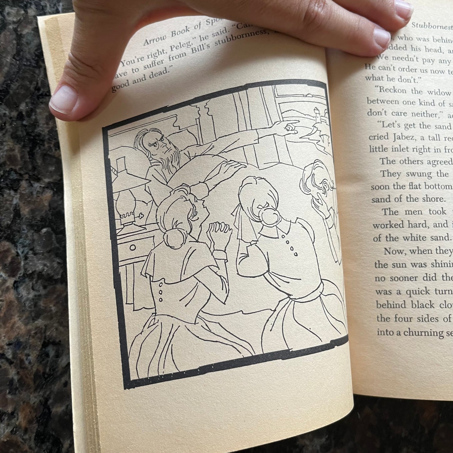 Vintage 70s Arrow Book of Spooky Stories