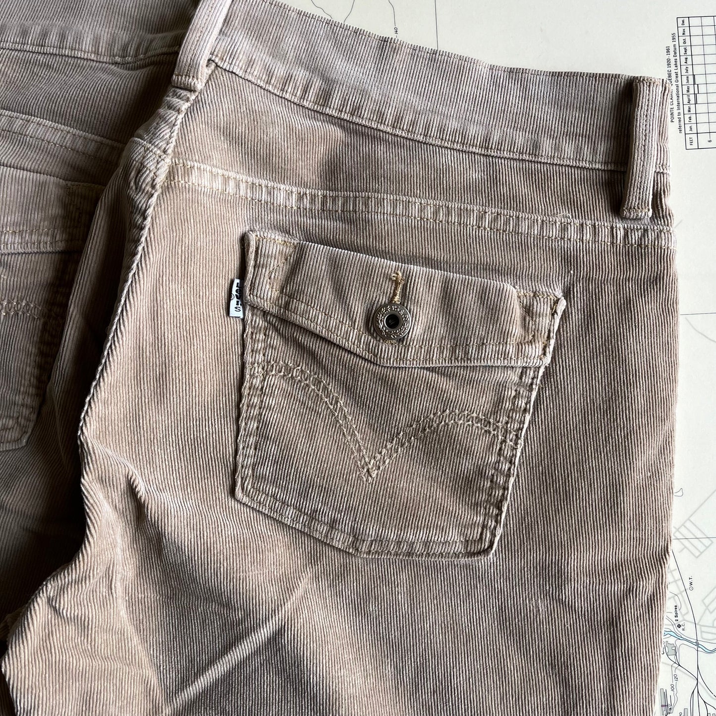 Vintage 00s Levi's Bootcut / Flare Corduroy Pants