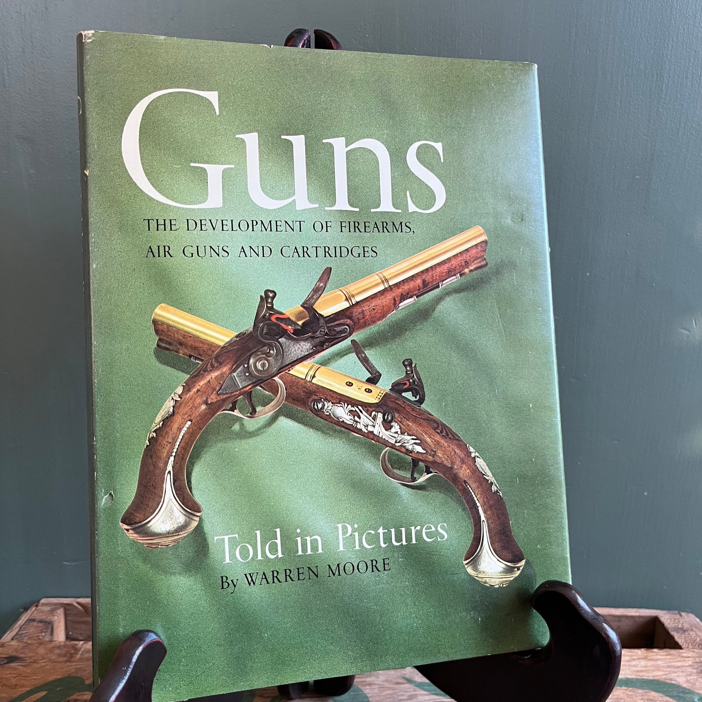 Vintage 1963 Guns Told in Pictures by Warren Moore