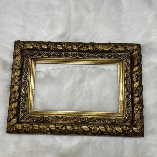 Vintage Colonial Style Ornate Gold Guilded Frame