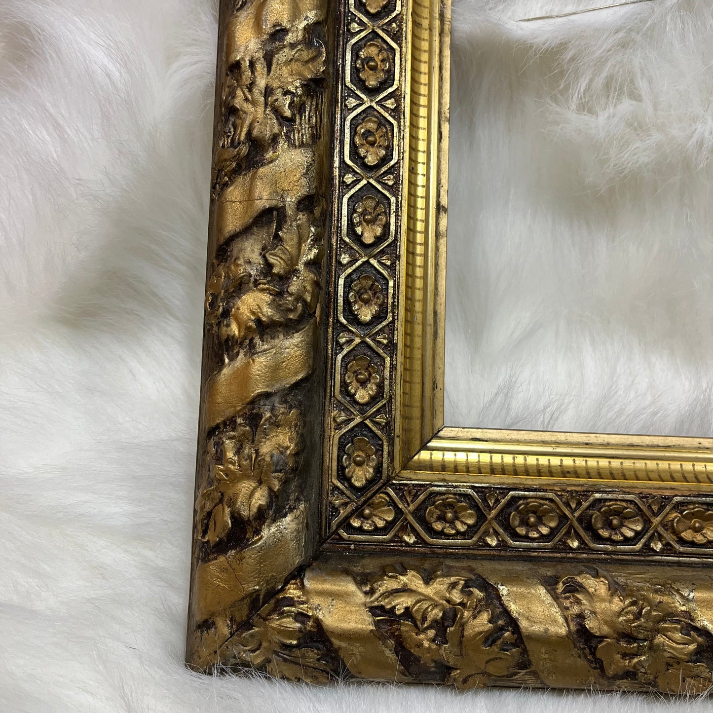 Vintage Colonial Style Ornate Gold Guilded Frame