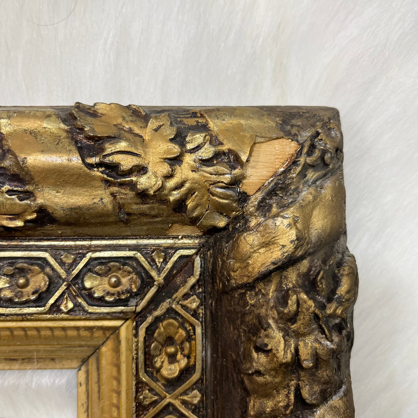 Vintage Colonial Style Ornate Gold Guilded Frame