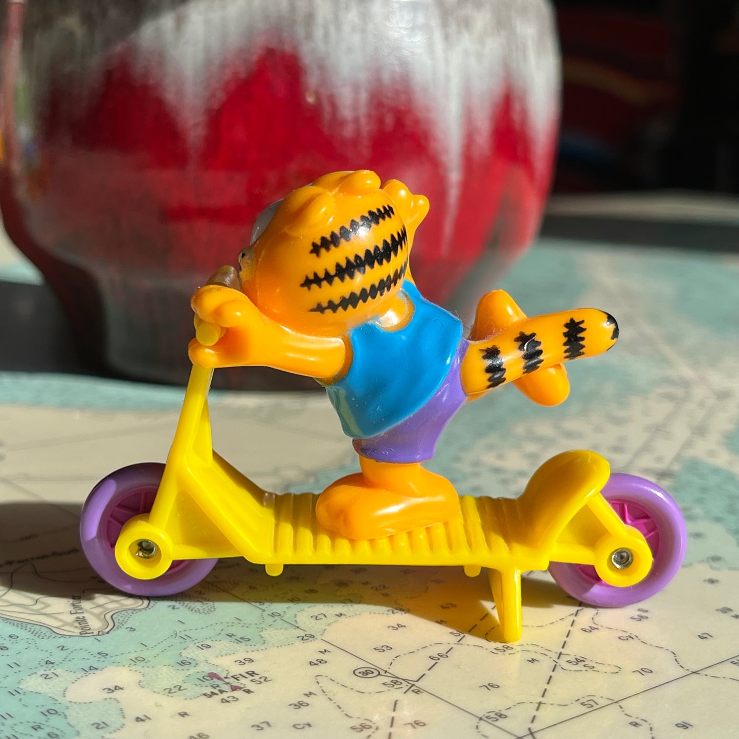 Vintage 1988 Garfiled on Scooter Figurine