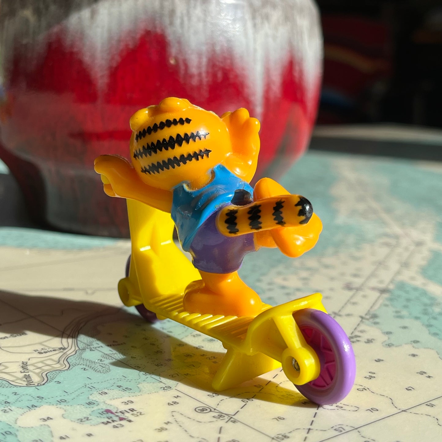 Vintage 1988 Garfiled on Scooter Figurine