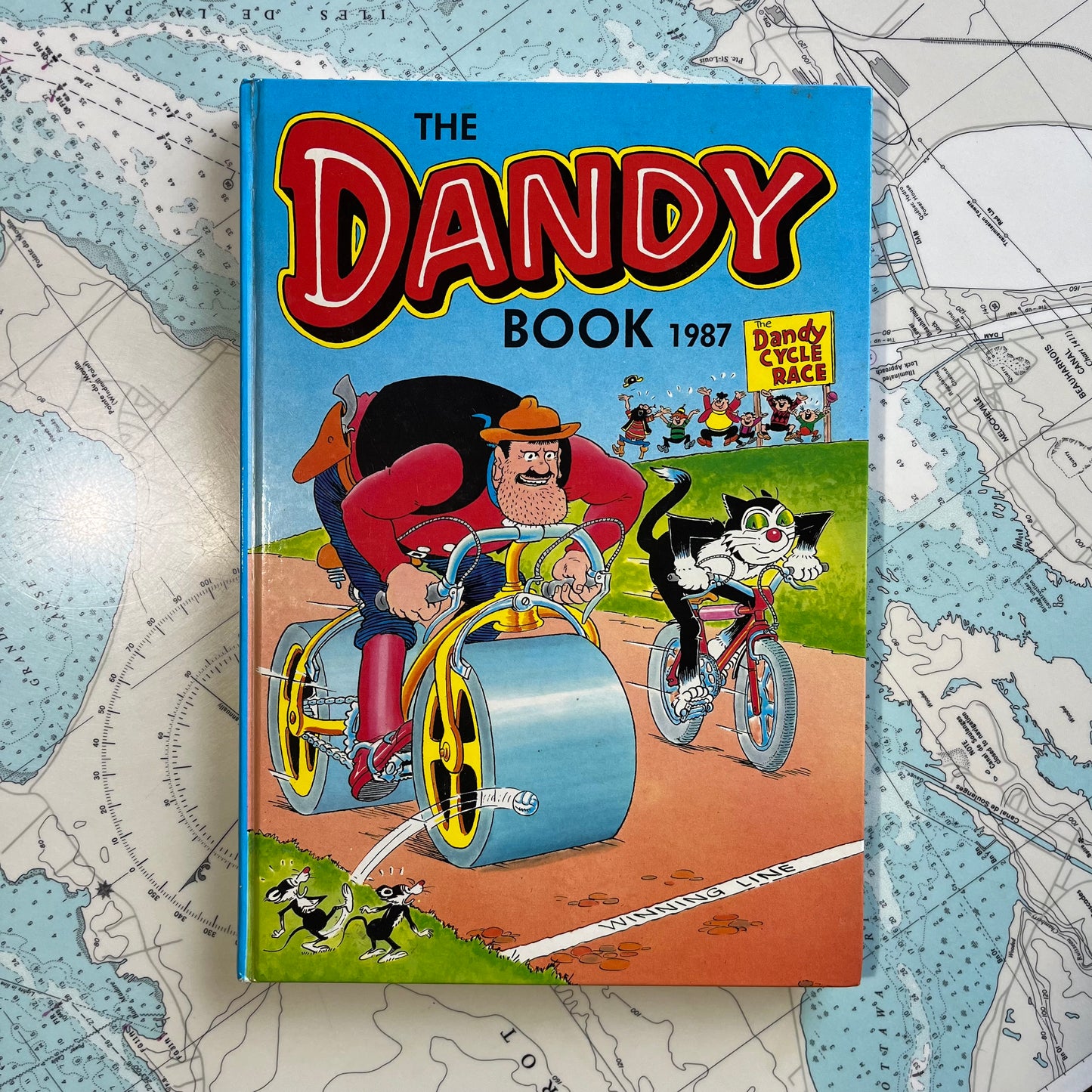 Vintage 1987 The Dandy Book Hardcover