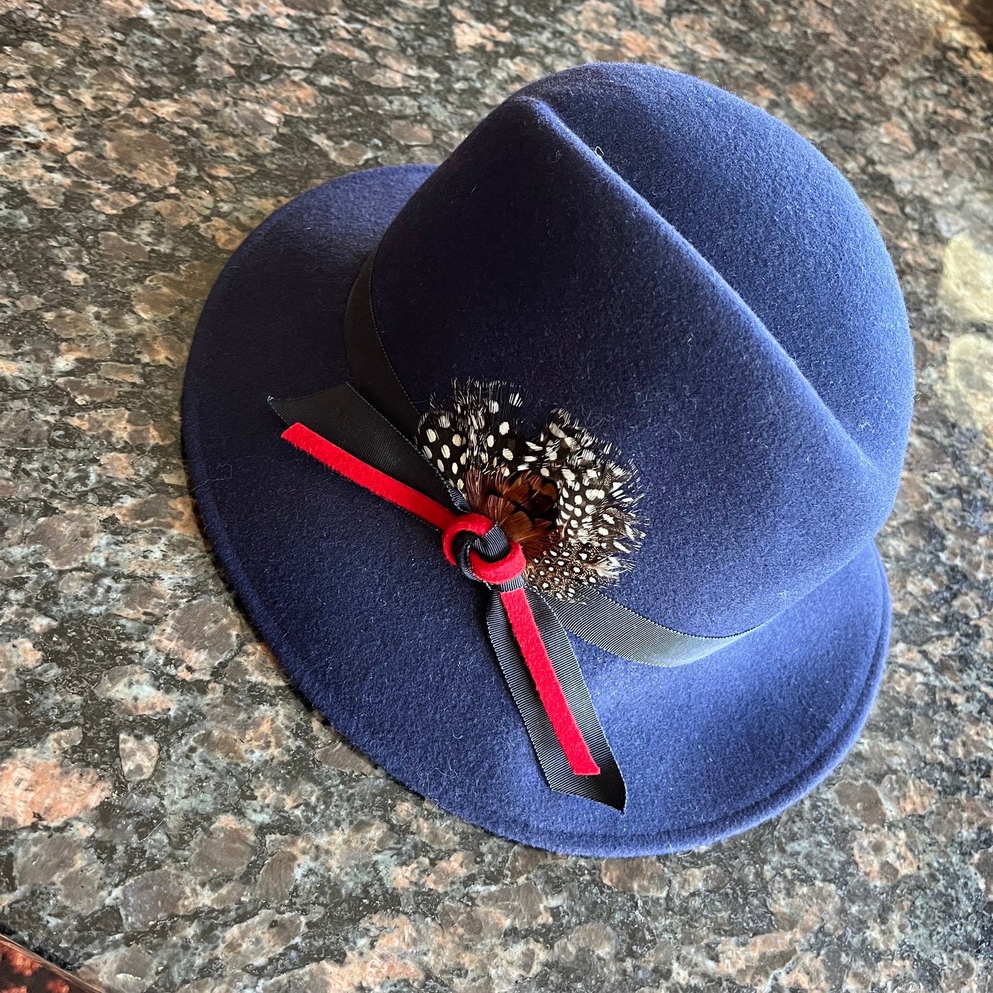 Vintage Navy Feutre Felt Hat with Feather