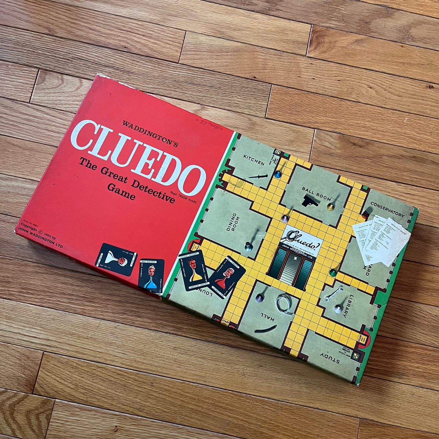 Vintage 1965 Waddington’s Cluedo Detective Game