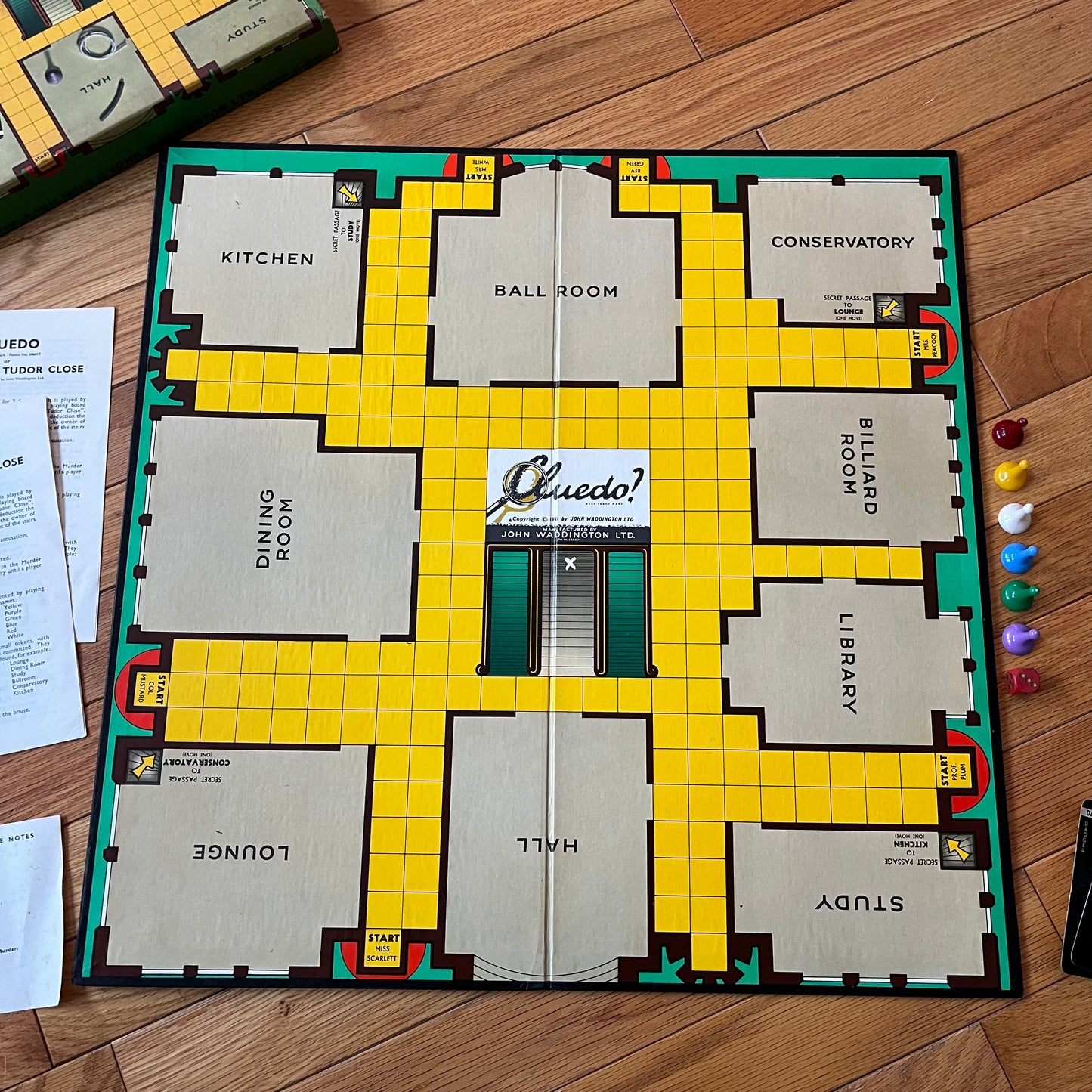 Vintage 1965 Waddington’s Cluedo Detective Game