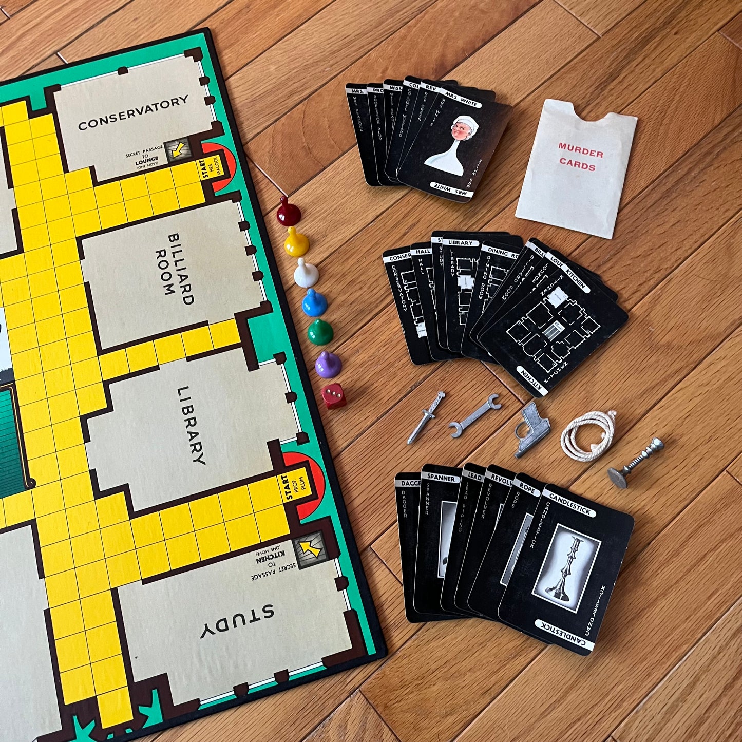Vintage 1965 Waddington’s Cluedo Detective Game