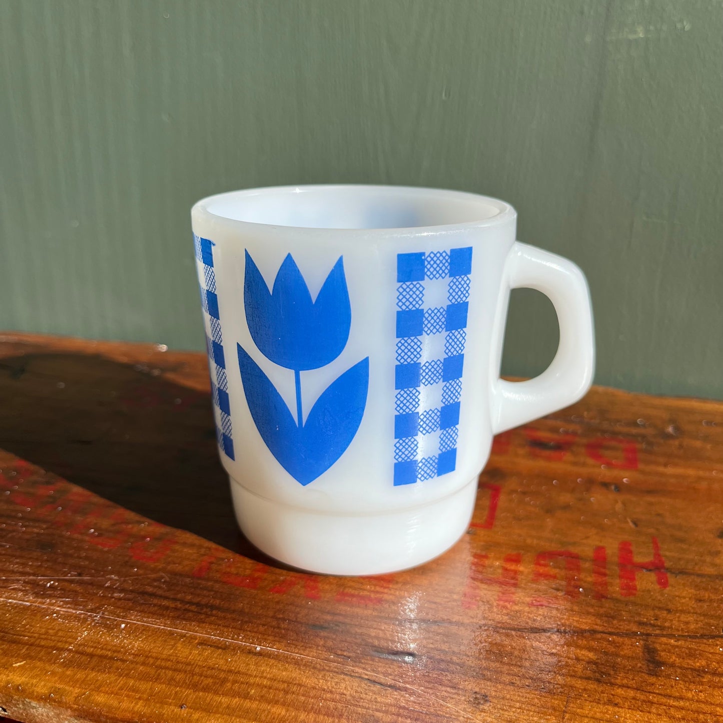 Vintage Blue Tulip TermoCrisa Milk Glass Mug