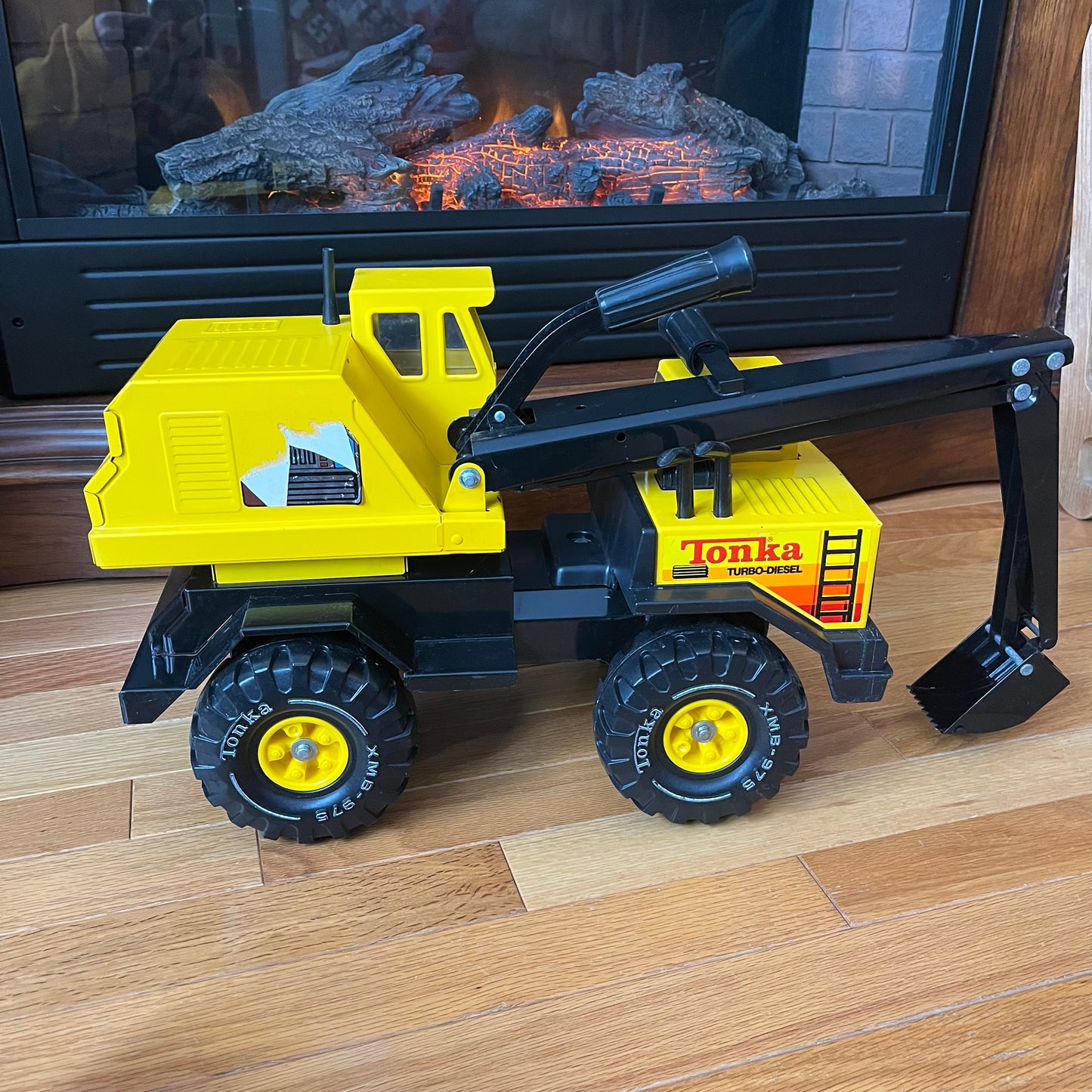 Vintage 90s Tonka Turbo Diesel Pressed Steel Digger