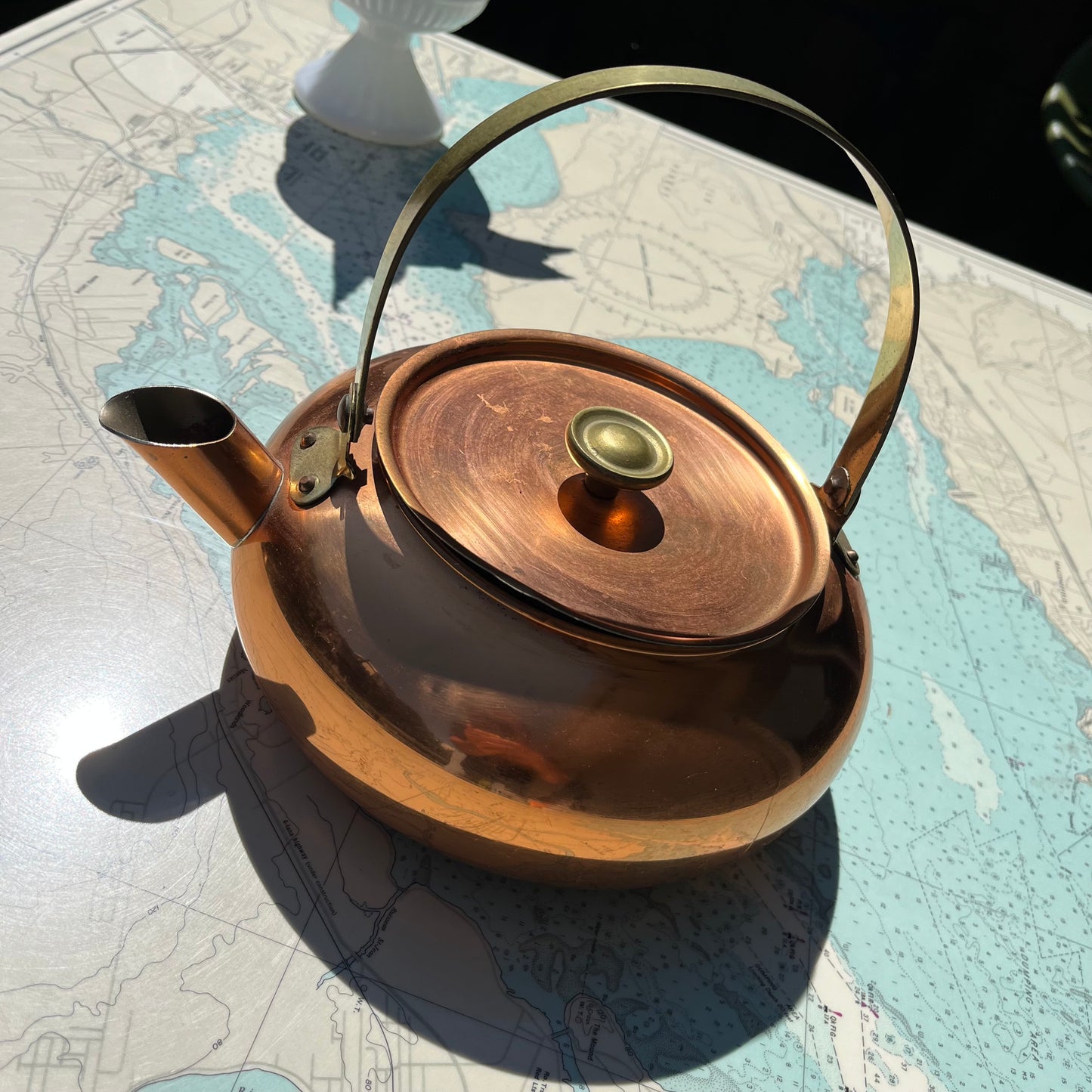 Vintage Round Copper Kettle with Hinged Handle
