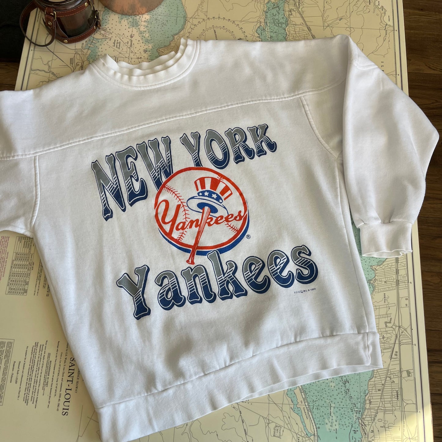 Vintage 1990 New York Yankees Graphic Sweatshirt