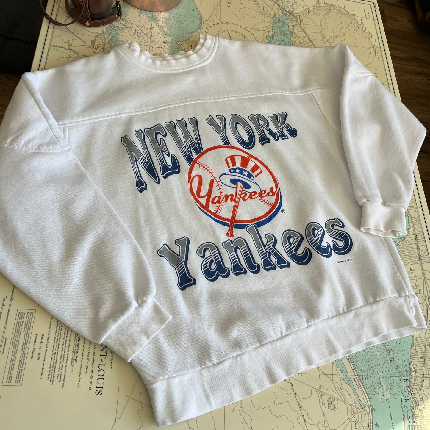 Vintage 1990 New York Yankees Graphic Sweatshirt