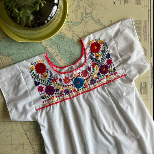 Vintage 70s Floral Embroidered Mexican Peasant Blouse