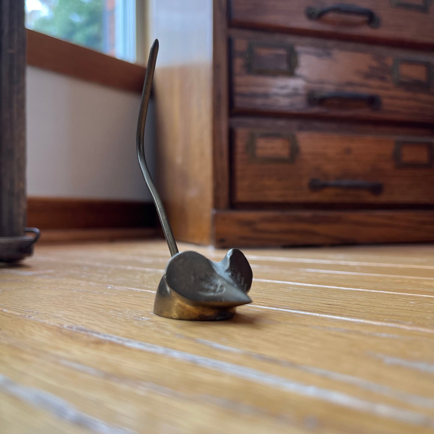 Vintage Mini Brass Mouse with Long Tail Ring Holder / Receipt Holder