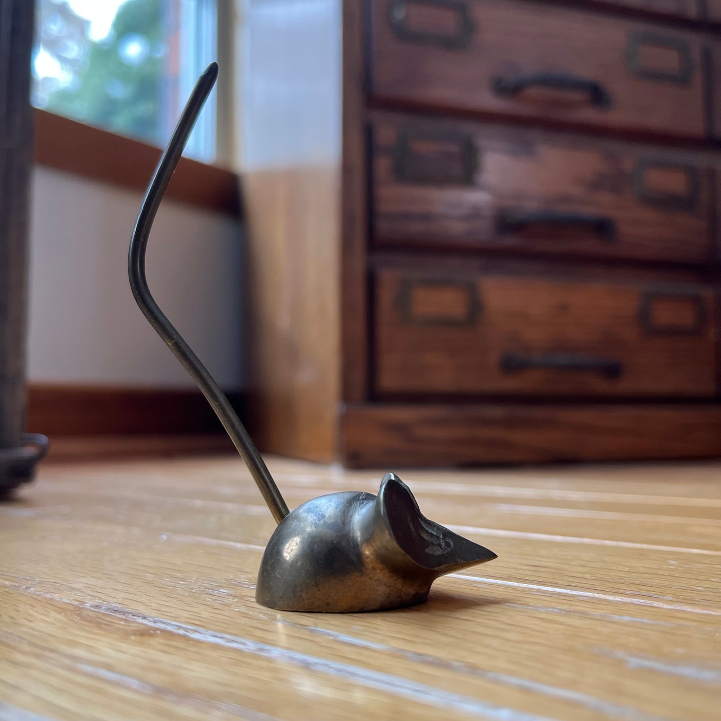 Vintage Mini Brass Mouse with Long Tail Ring Holder / Receipt Holder