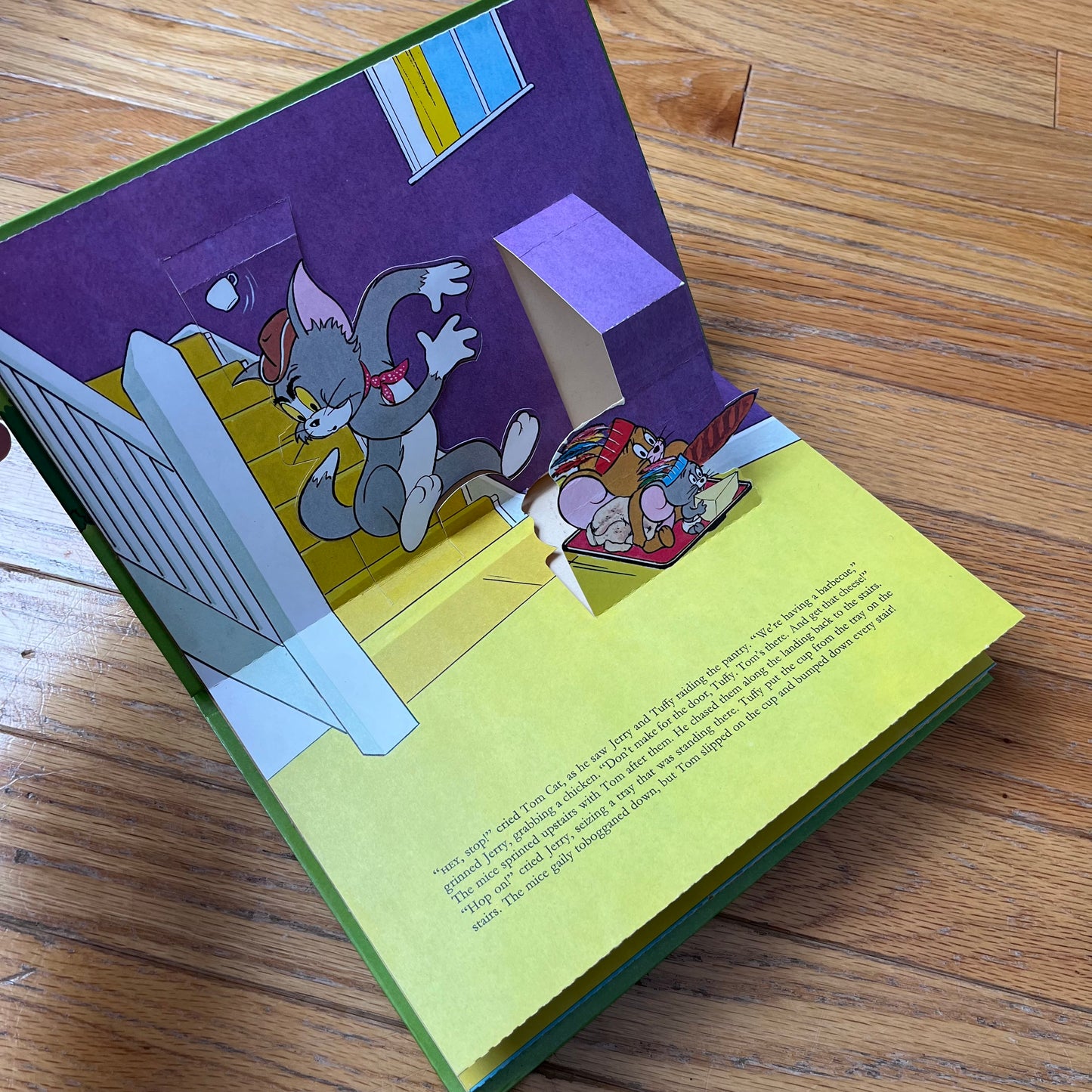 Vintage 1972 Tom and Jerry Pop Up Book