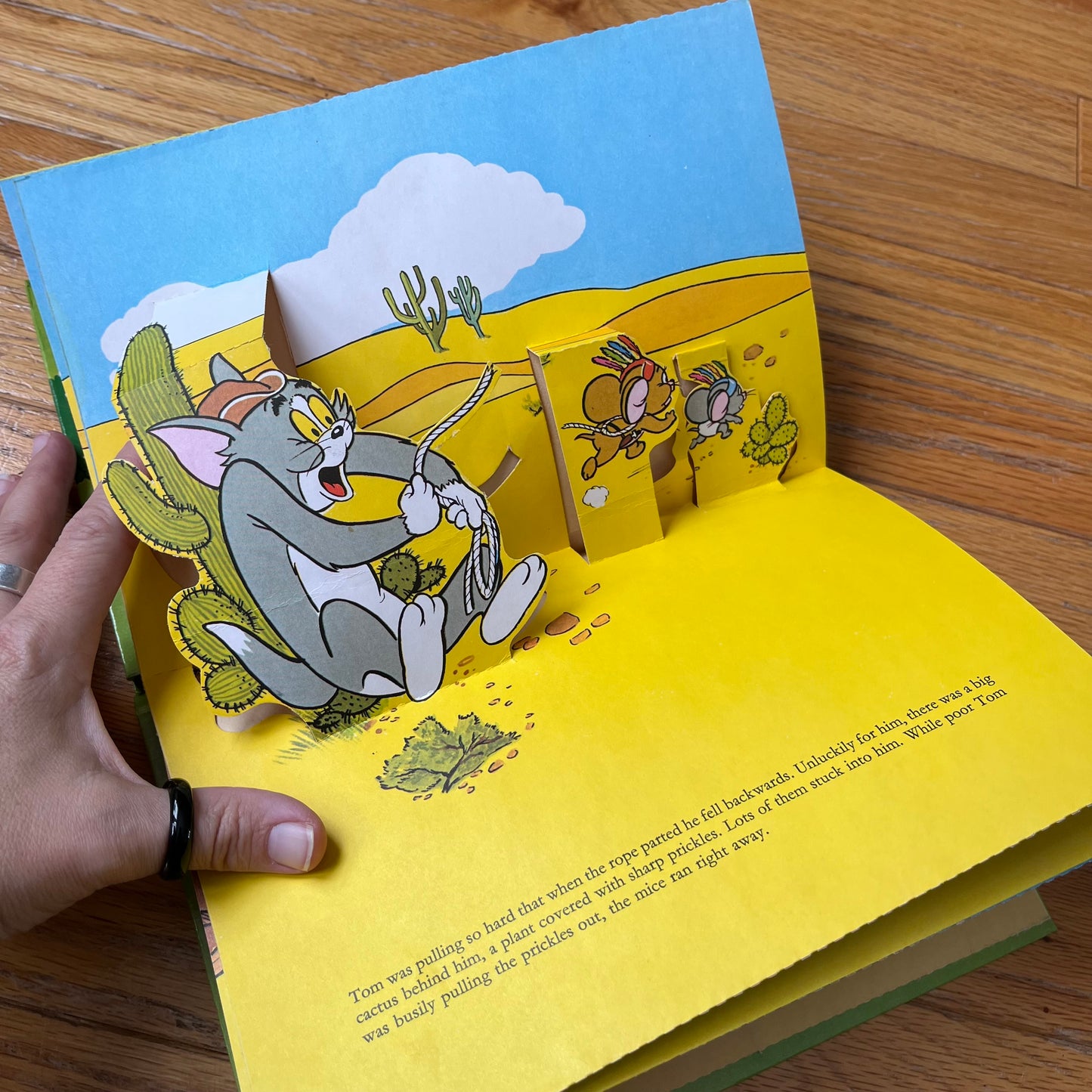 Vintage 1972 Tom and Jerry Pop Up Book