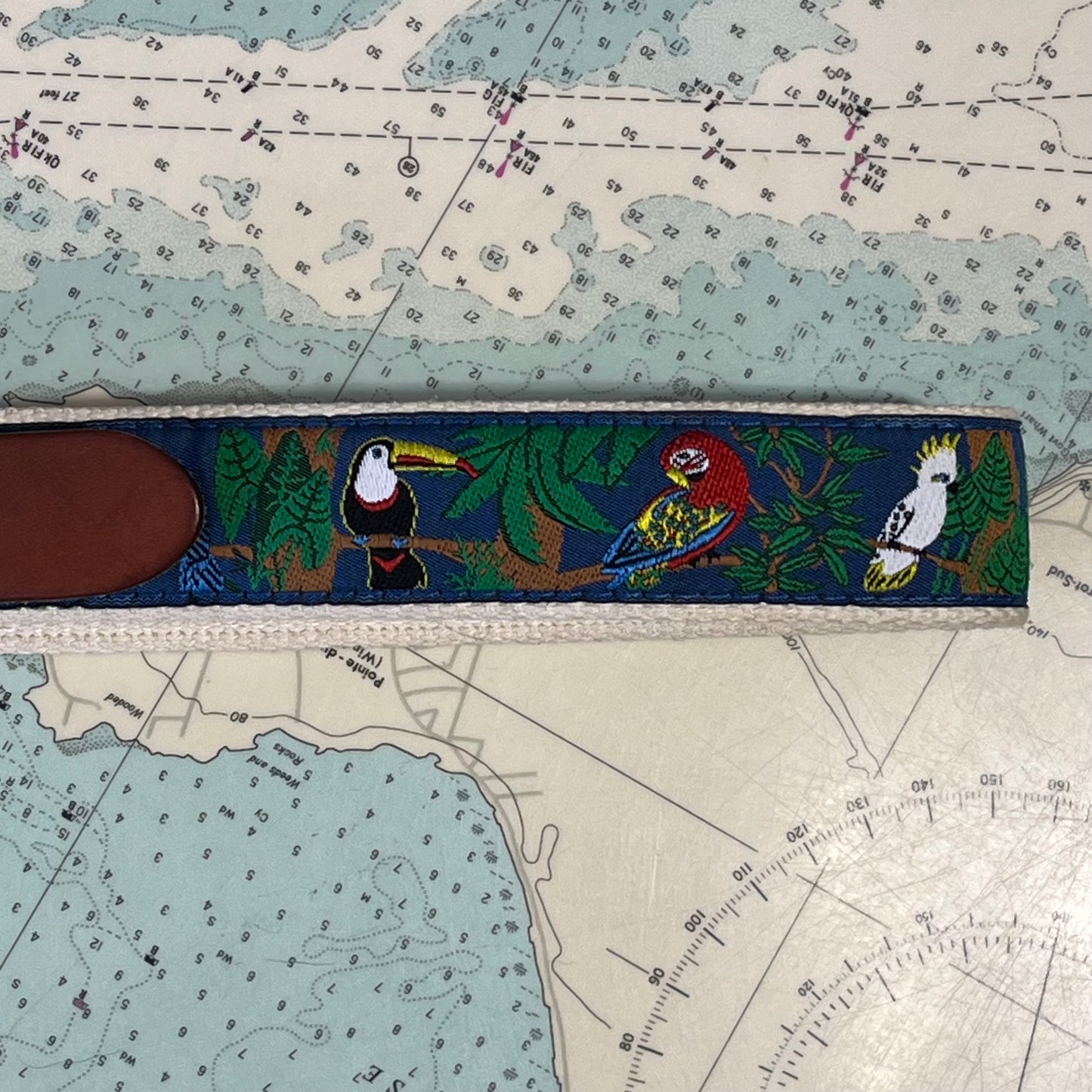 Vintage 90s Tropical Bird Parrot Pattern Belt