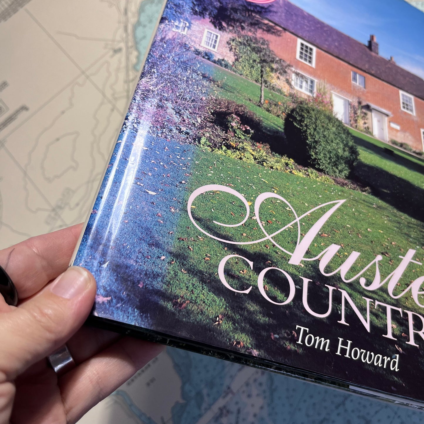 Vintage 90s Austen Country by Tom Howard Hardcover Book
