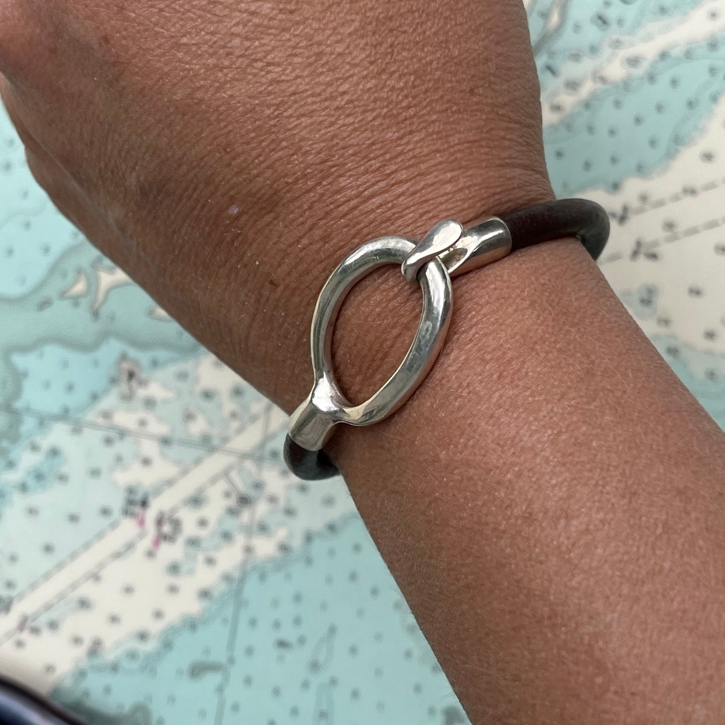 Vintage 90s Leather and Silver Hook Minimalist Bracelet