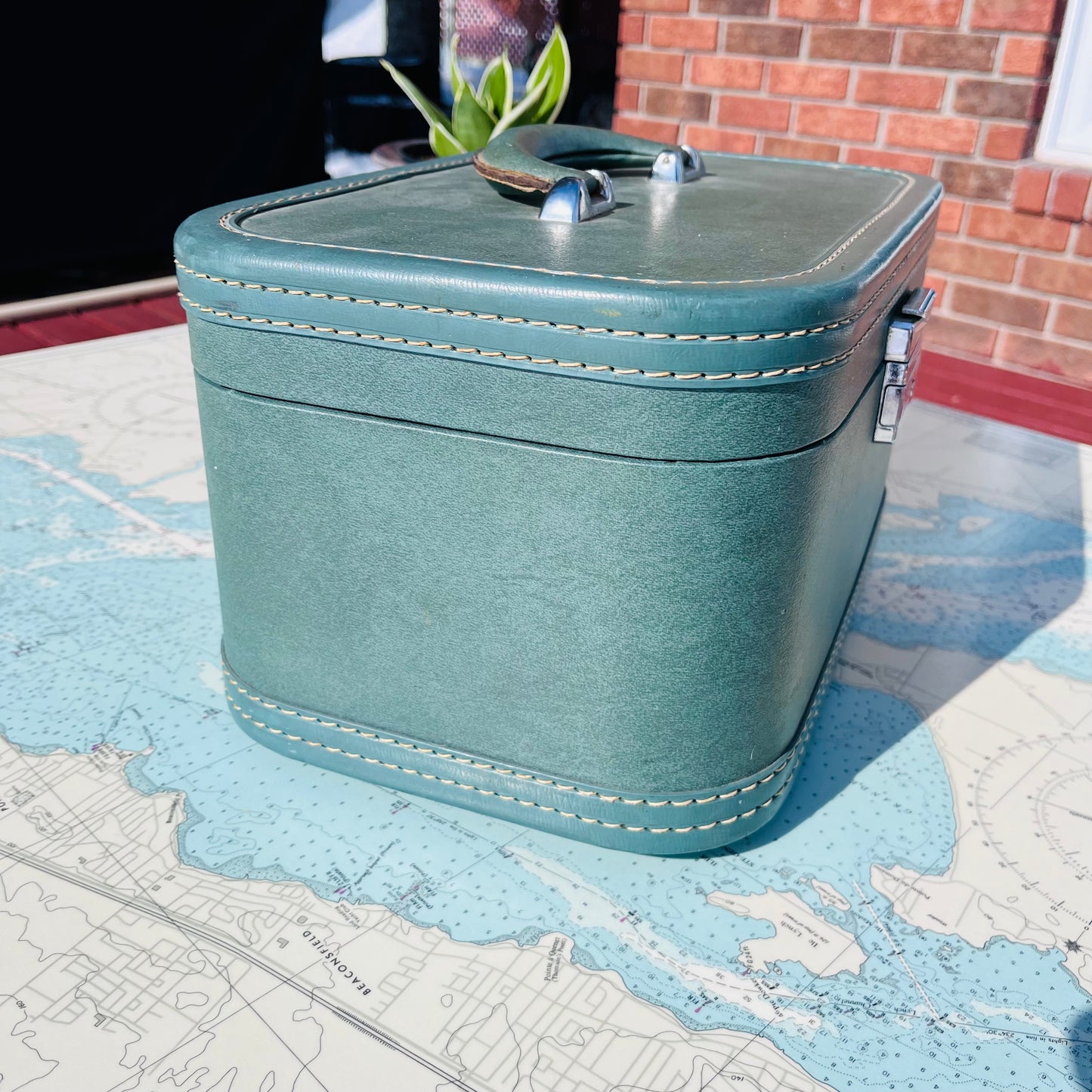 Vintage 60s Skyway Hard Shell Suitcase