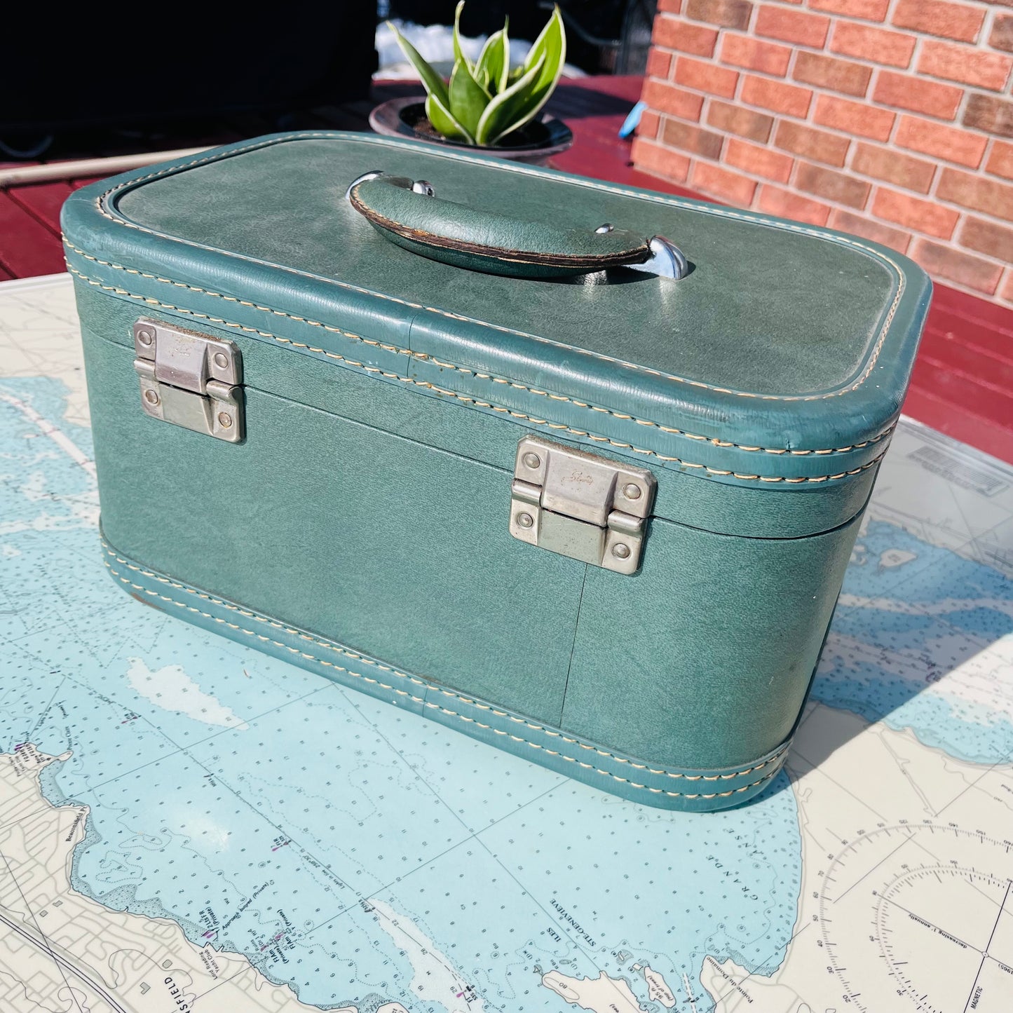 Vintage 60s Skyway Hard Shell Suitcase