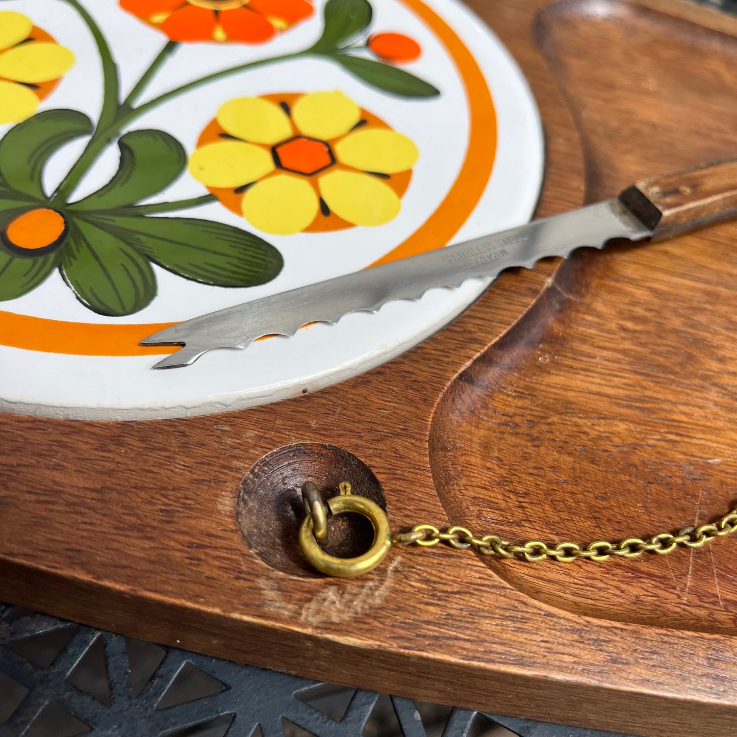 Vintage Funky Floral Wood and Ceramic Tile Cheeseboard with Knife