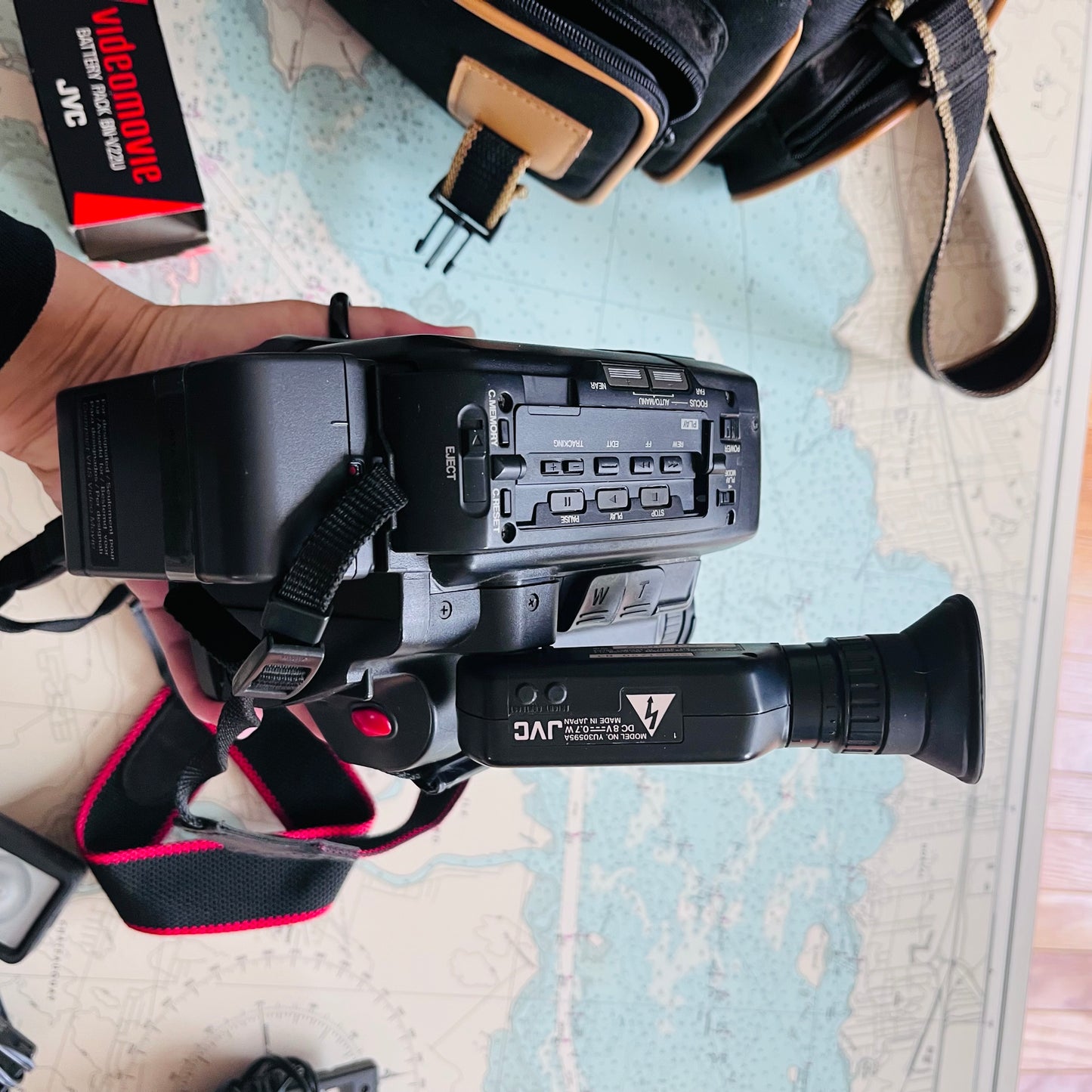 Vintage JVC Compact VHS Videomovie GR-AX2 Video Camera