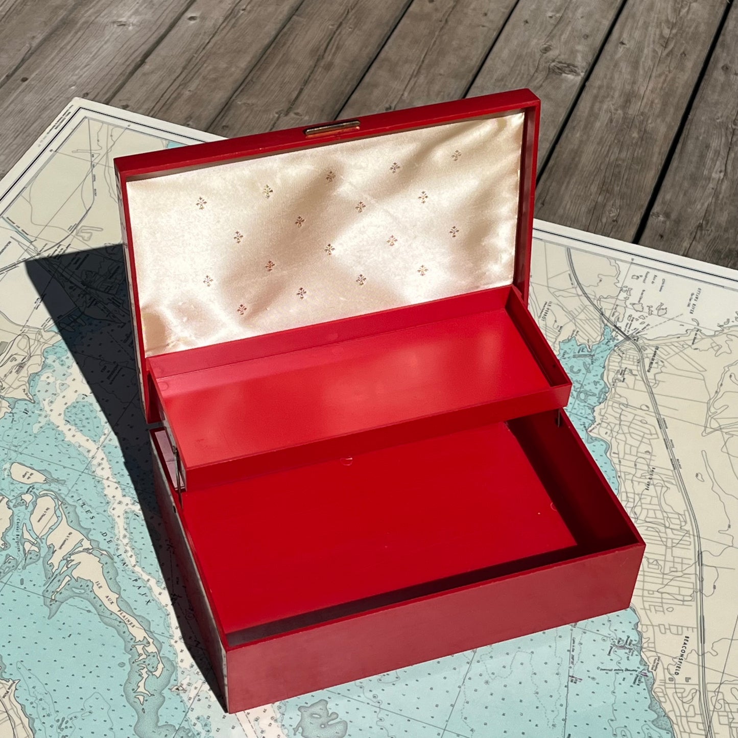 Vintage Retro Red Plastic Jewellery Box