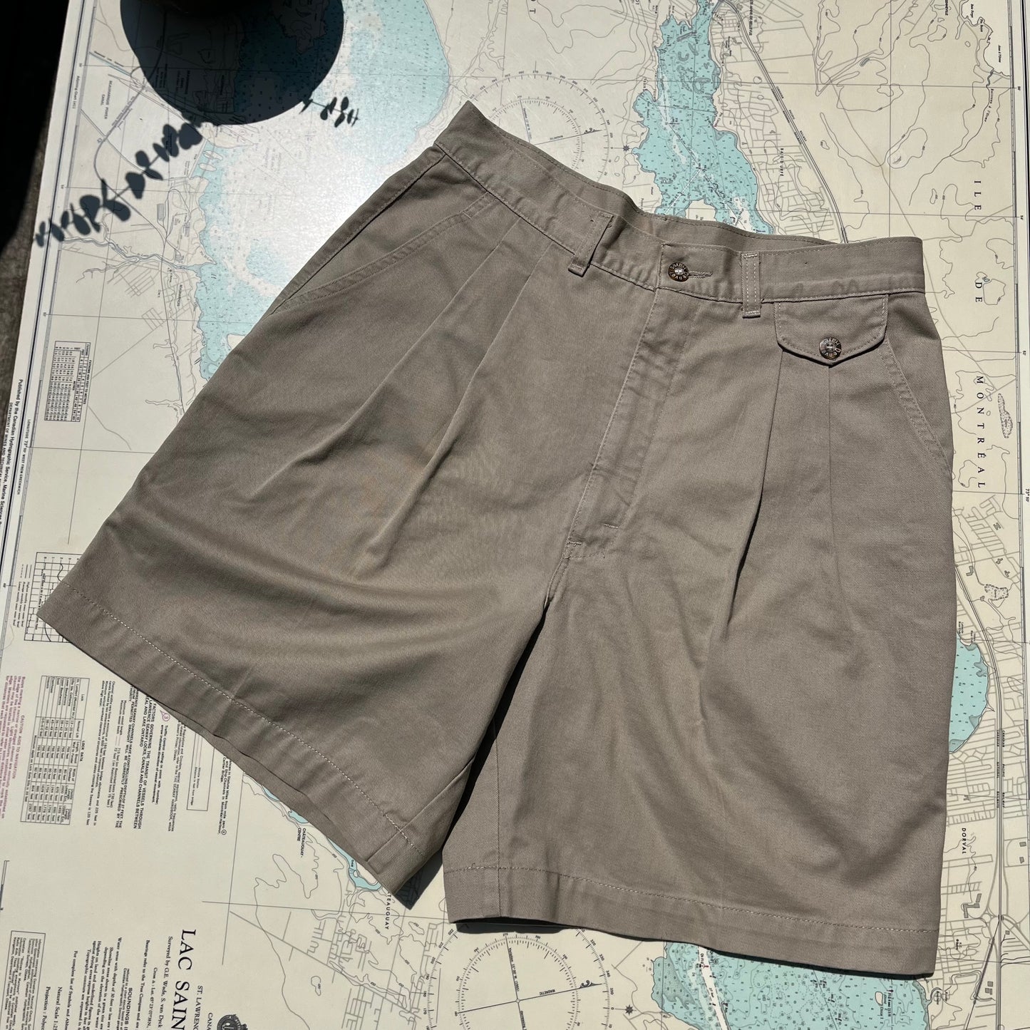 Vintage Denver Hayes High Waist Pleated Khaki Shorts 32