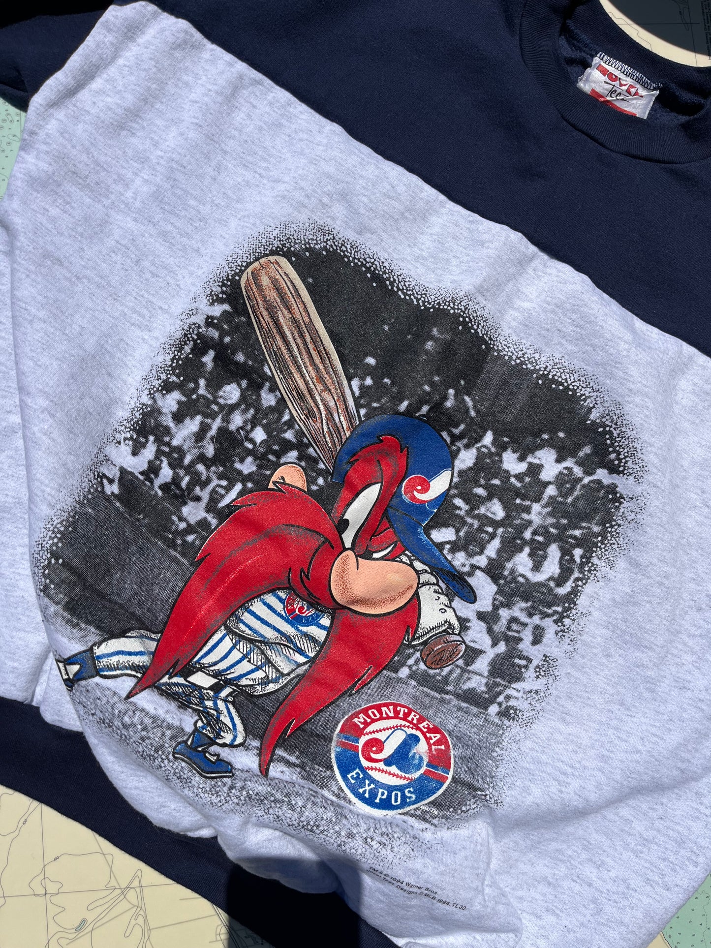 Vintage 1994 Montreal Expos Novel Teez Graphic Sweatshirt Yosemite Sam
