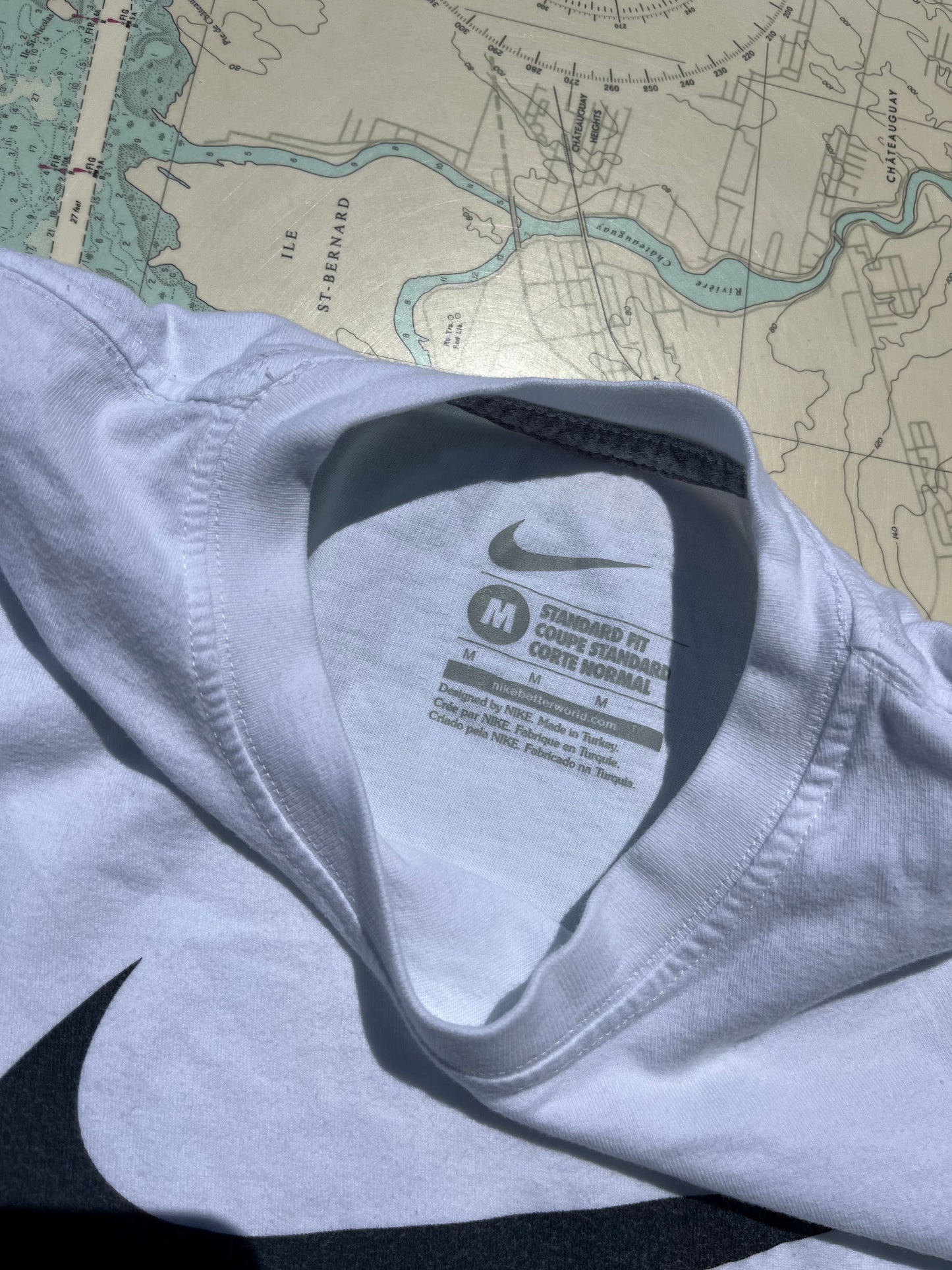 Nike White Classic Swoosh Logo Graphic Tee Shirt M