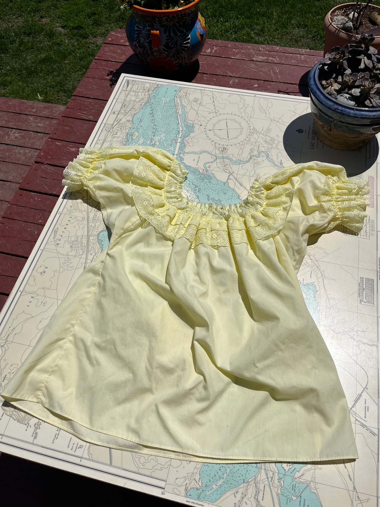 Vintage Pastel Yellow Frilly Lace Top