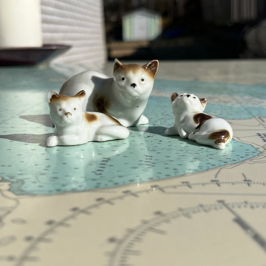 Vintage Porcelain Cat with Kittens Figurines