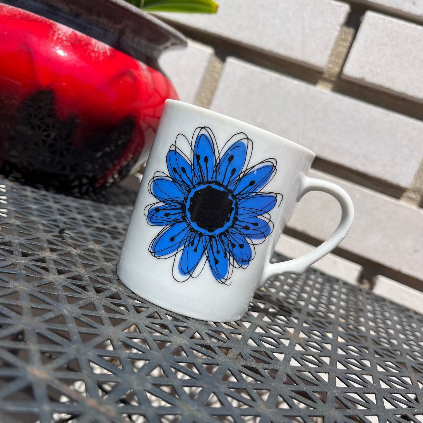 Vintage Japan Blue Daisy Graphic Mug