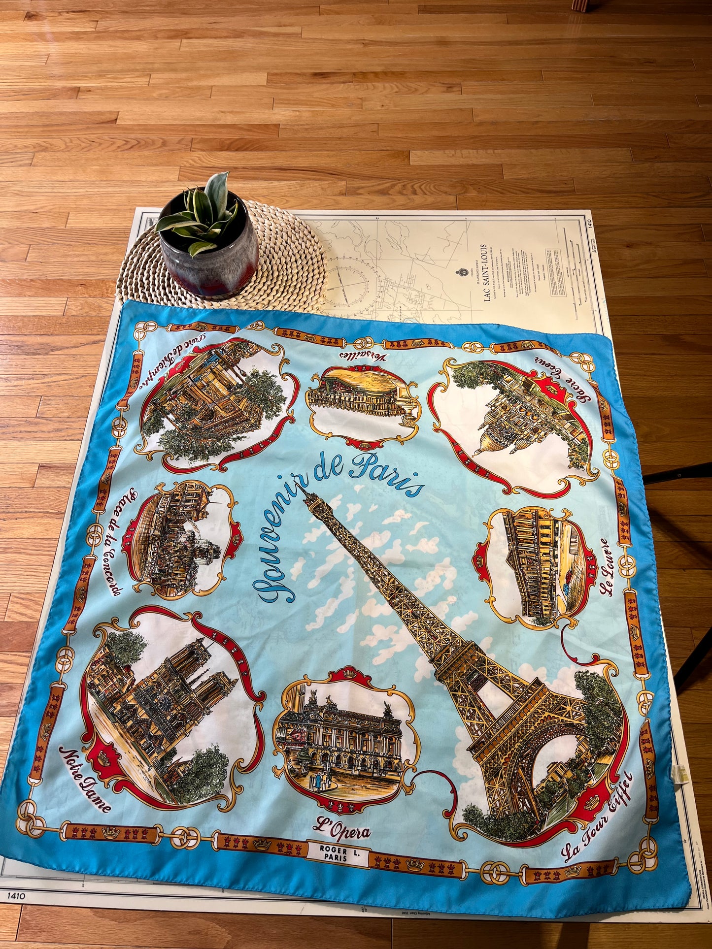 Vintage Souvenir de Paris Italian Scarf