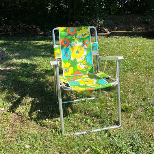 Vintage 60s / 70s Flower Power Folding Lawn Chair