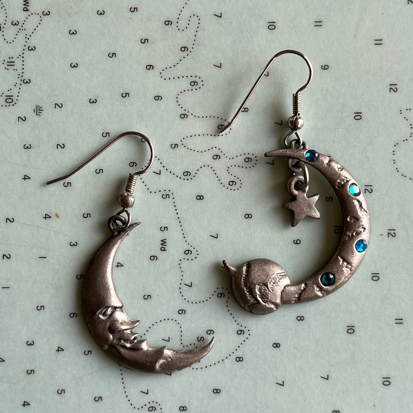 Vintage 90s Fable Pewter Moon and Star Dangle Earrings